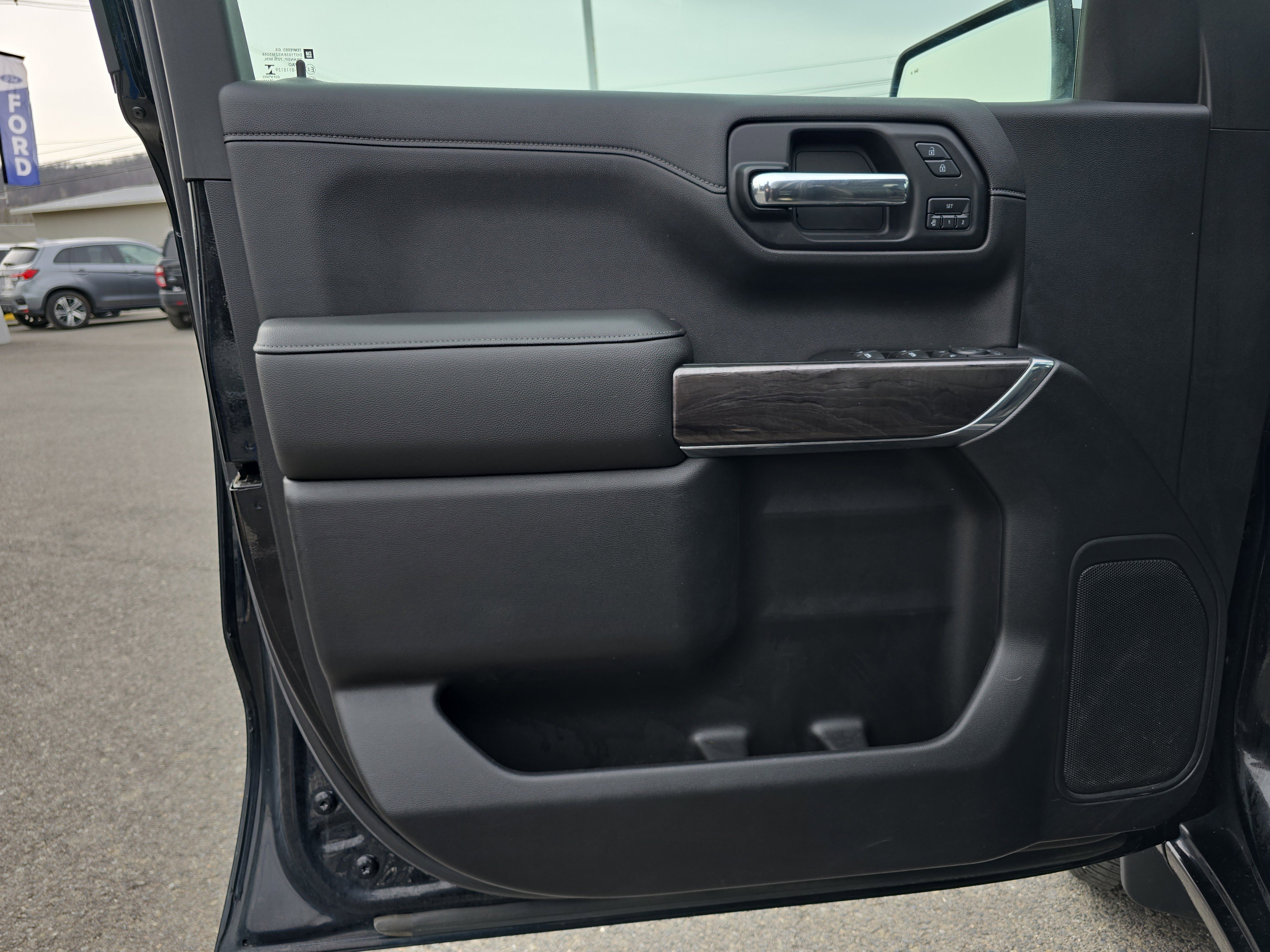 Used 2019 Chevrolet Silverado 1500 LTZ w/ LTZ Plus Package image 17