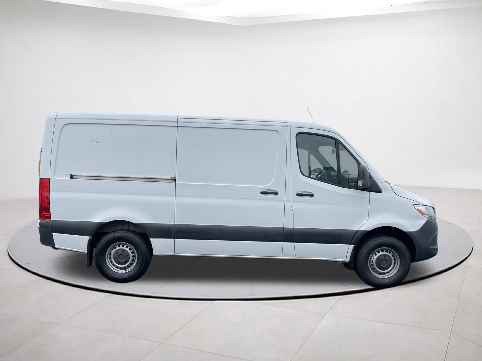 Used 2019 Mercedes-Benz Sprinter 1500 image 6