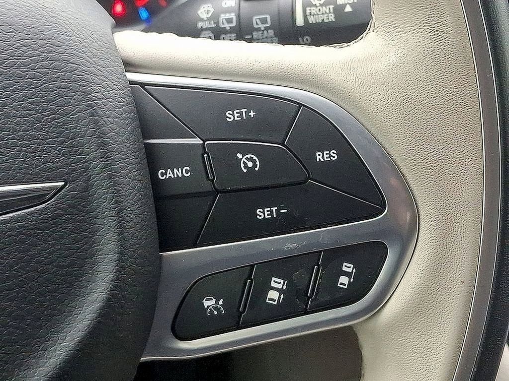 Used 2021 Chrysler Pacifica Limited w/ Premium & Safety Sphere Group image 21