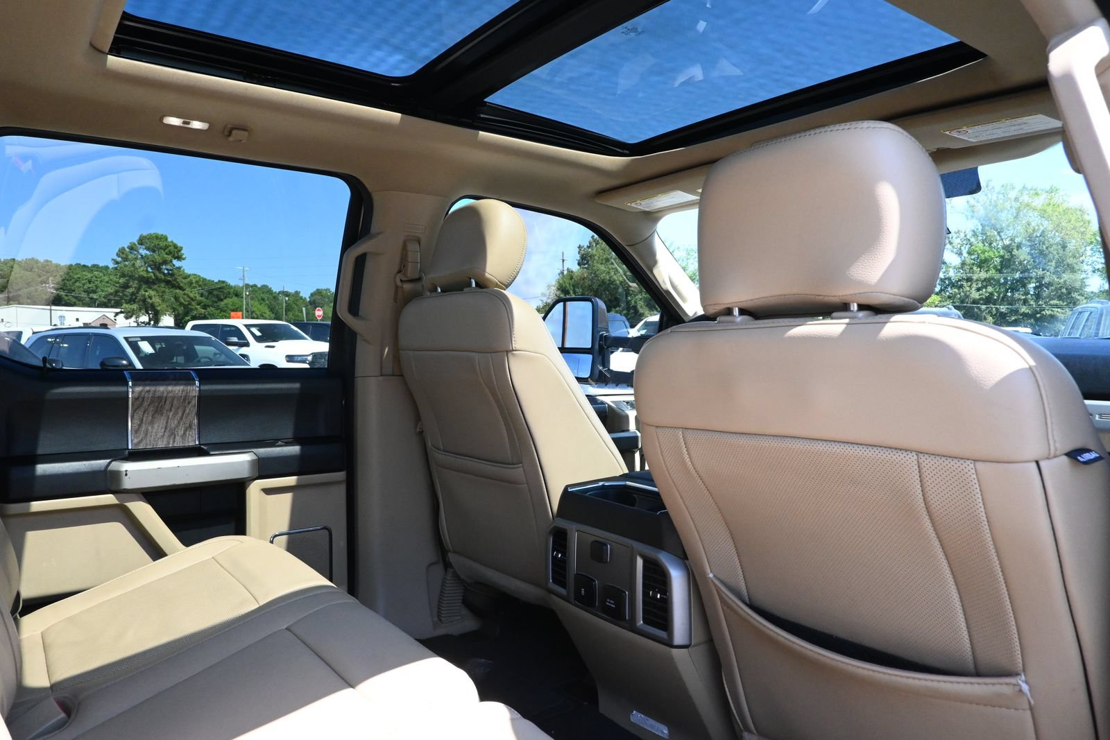 Used 2019 Ford F250 Lariat w/ Lariat Ultimate Package AWD/4WD image 30