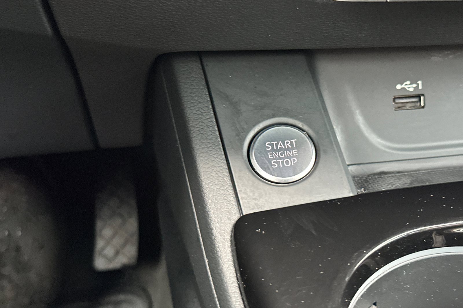 Used 2020 Audi A4 2.0T Premium w/ Convenience Package image 23