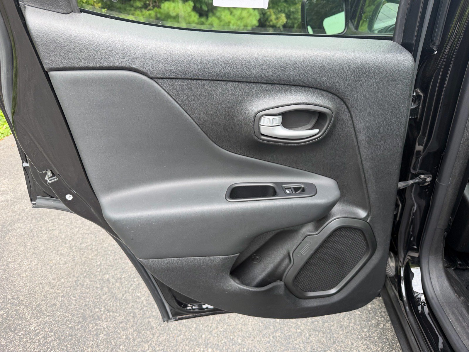 Used 2023 Jeep Renegade Latitude AWD/4WD image 47