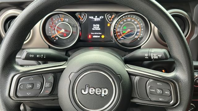 Used 2021 Jeep Gladiator Sport image 12