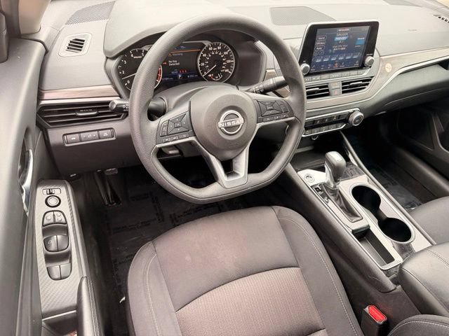 Used 2024 Nissan Altima 2.5 SV FWD image 20