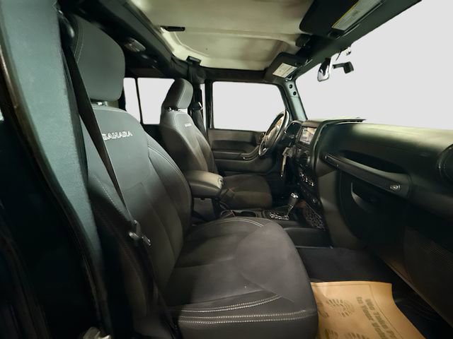 Used 2018 Jeep Wrangler Unlimited Sahara AWD/4WD image 24