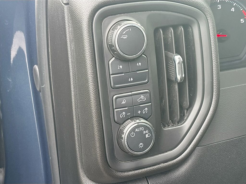Used 2025 Chevrolet Silverado 2500 Custom w/ Custom Value Package AWD/4WD image 10