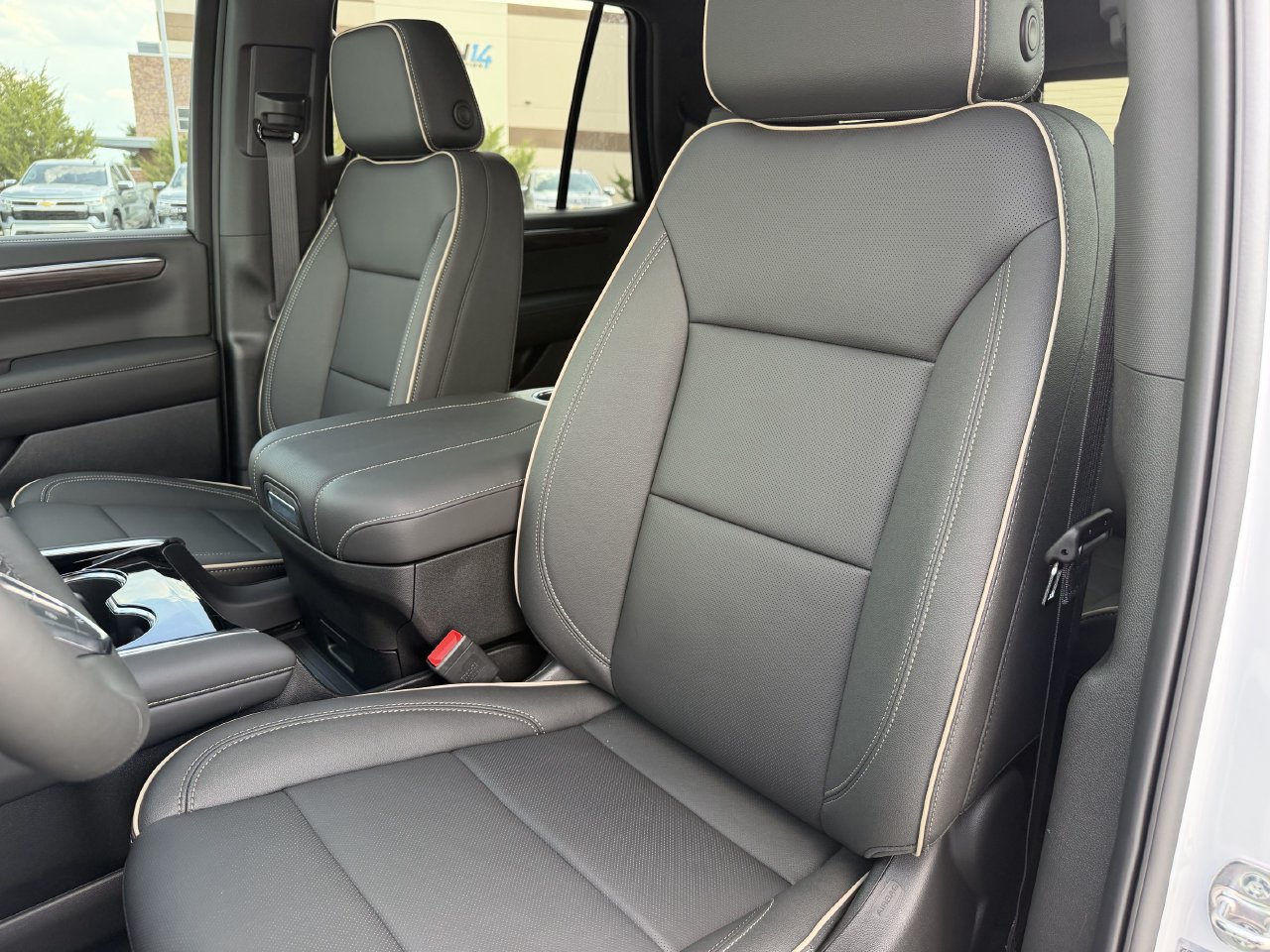 New 2026 Chevrolet Tahoe Premier w/ Sun And Tow Package AWD/4WD image 24