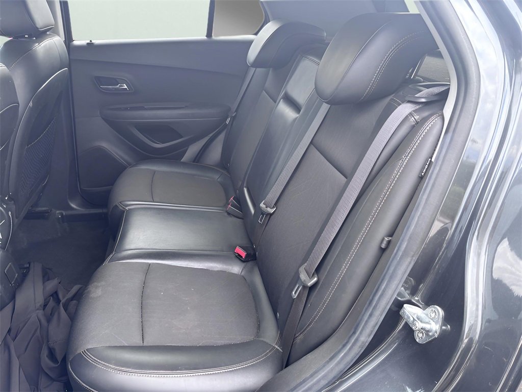 Used 2017 Chevrolet Trax LT w/ LT Convenience Package image 5