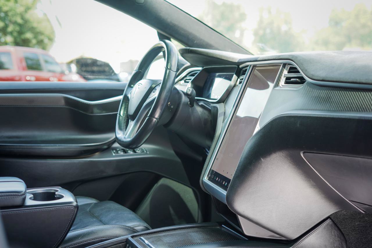Used 2017 Tesla Model X 90D AWD/4WD image 11
