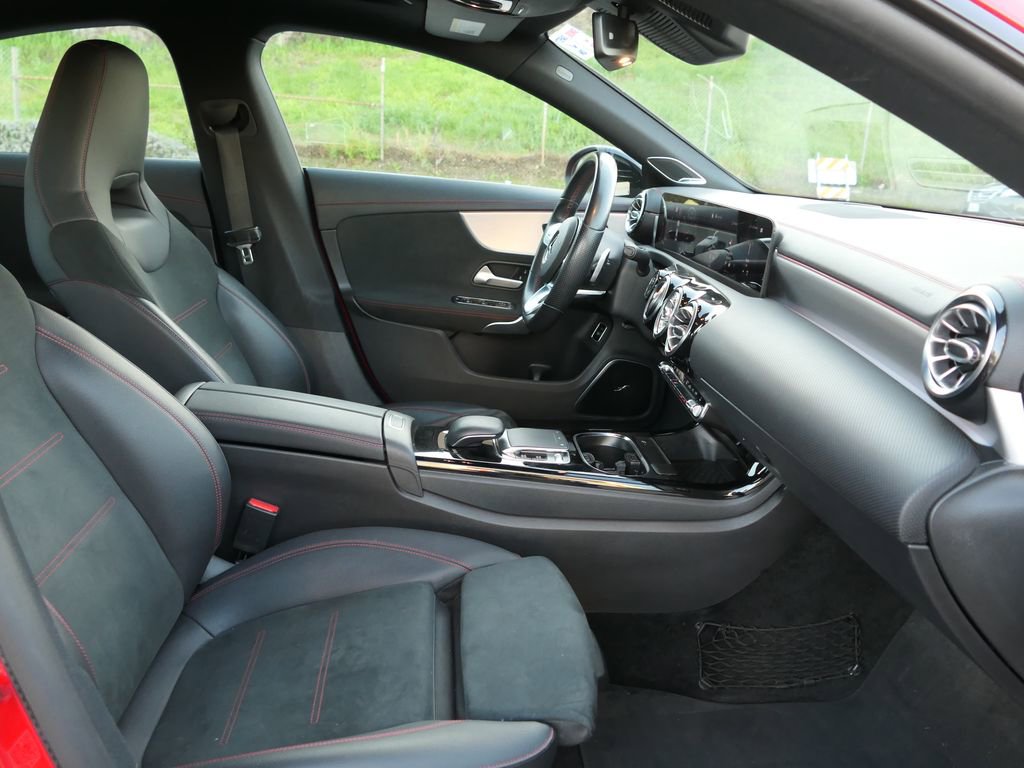 Used 2020 Mercedes-Benz CLA 250 image 27