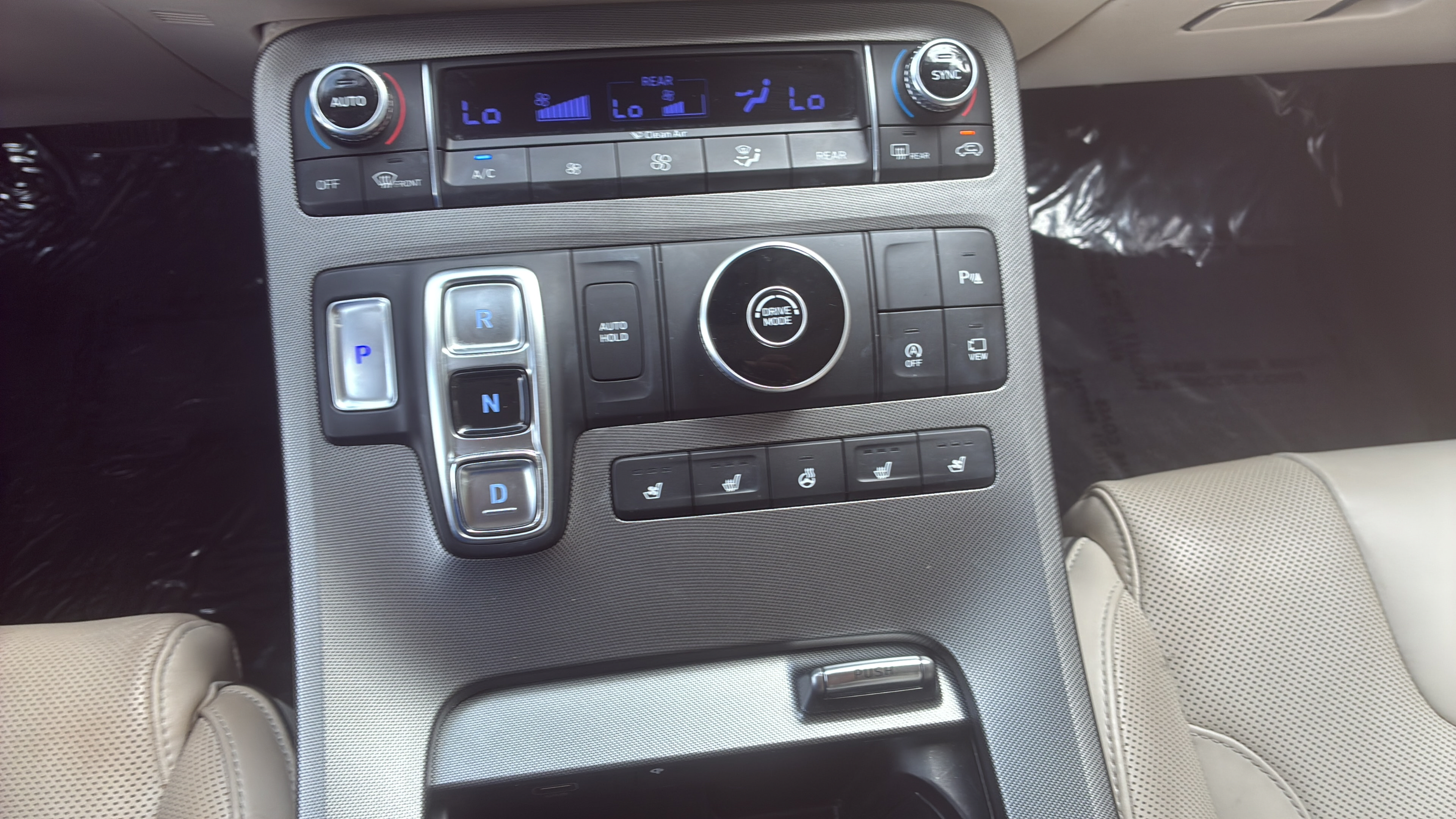 Used 2020 Hyundai Palisade Limited FWD image 16