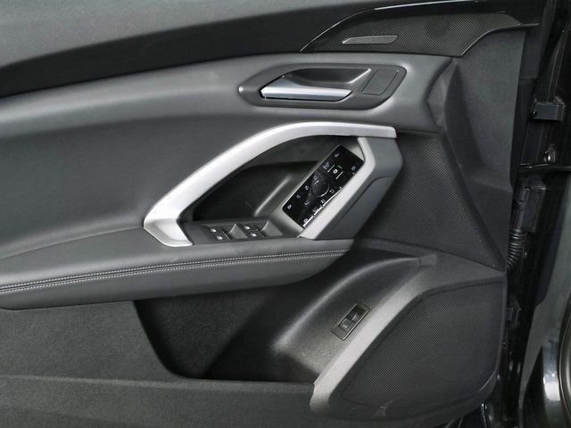 Used 2025 Audi Q5 Premium Plus w/ Premium Plus AWD/4WD image 6