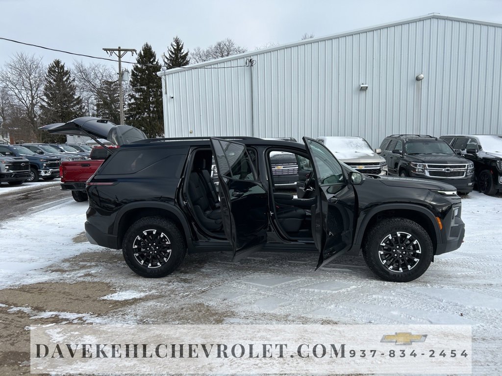 Used 2025 Chevrolet Traverse Z71 w/ Driver Confidence Package image 30