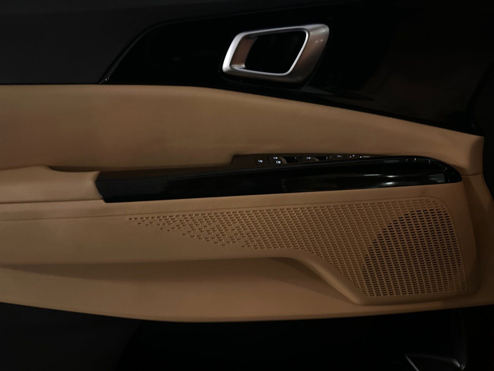 Certified 2024 Kia Carnival EX image 13