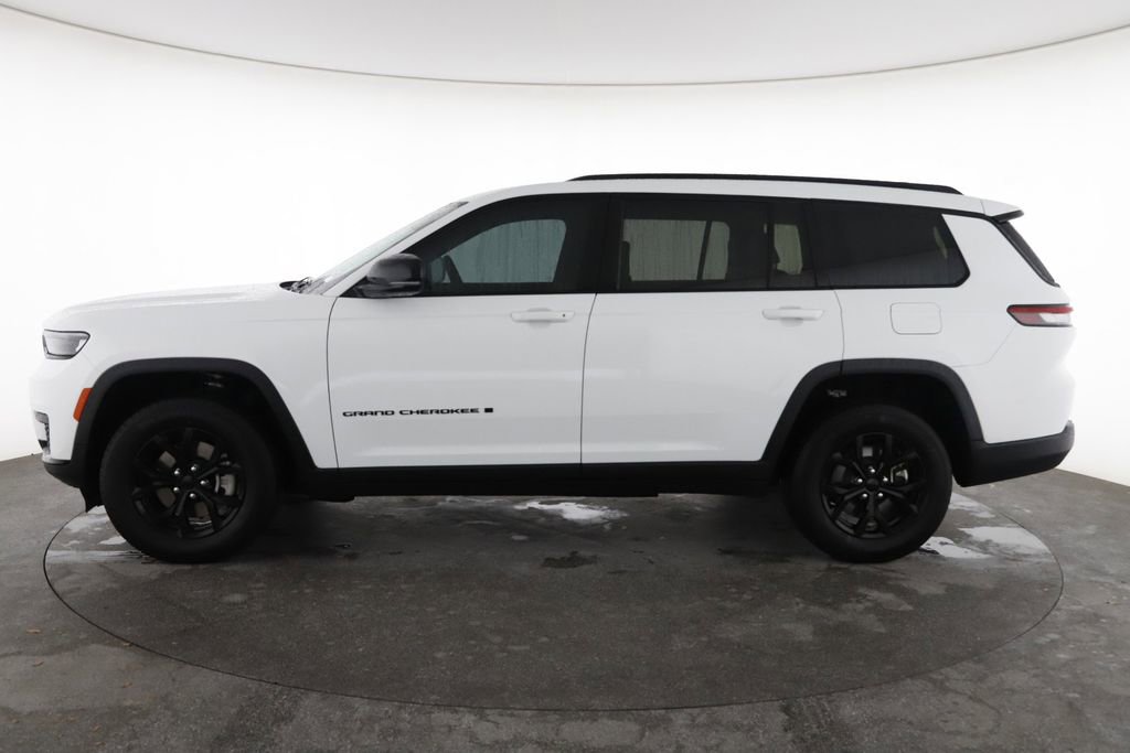 Used 2025 Jeep Grand Cherokee L Altitude AWD/4WD image 7