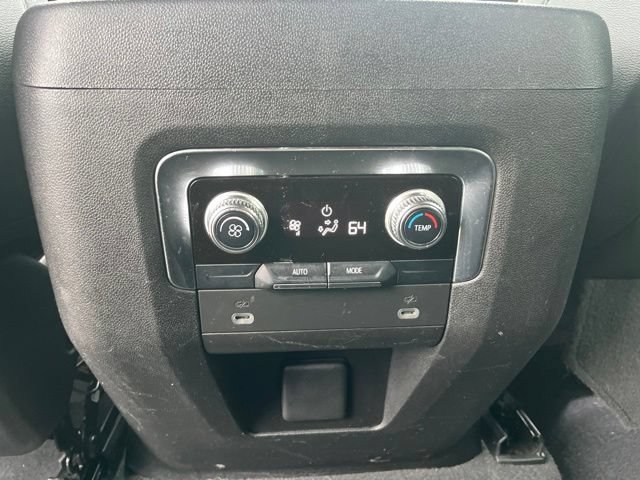 Used 2023 GMC Yukon SLT AWD/4WD image 16