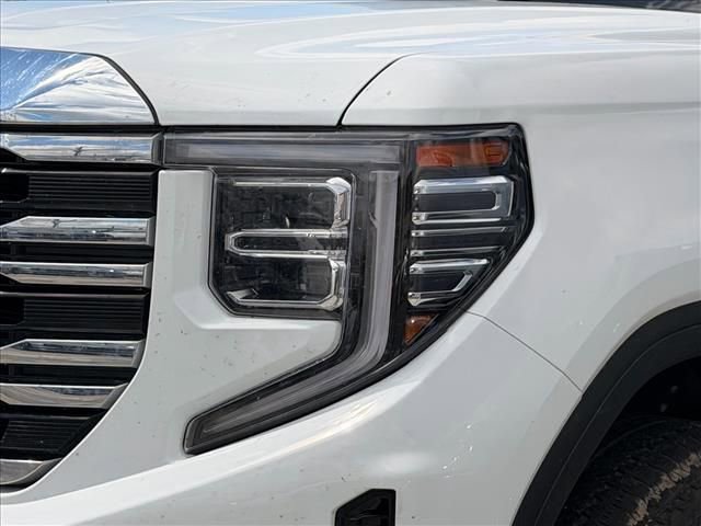 Used 2024 GMC Sierra 1500 SLT w/ SLT Premium Plus Package AWD/4WD image 29