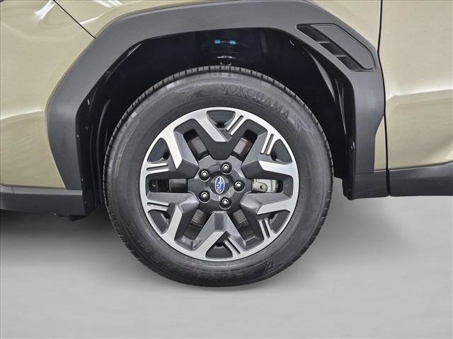 Used 2025 Subaru Forester Premium AWD/4WD image 28