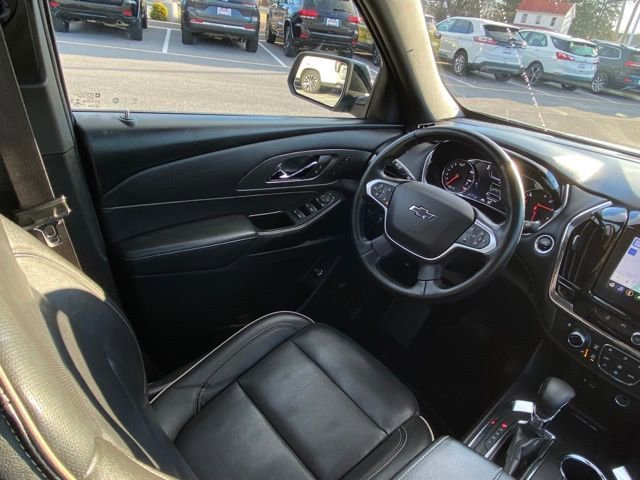 Used 2023 Chevrolet Traverse Premier w/ Redline Edition image 27