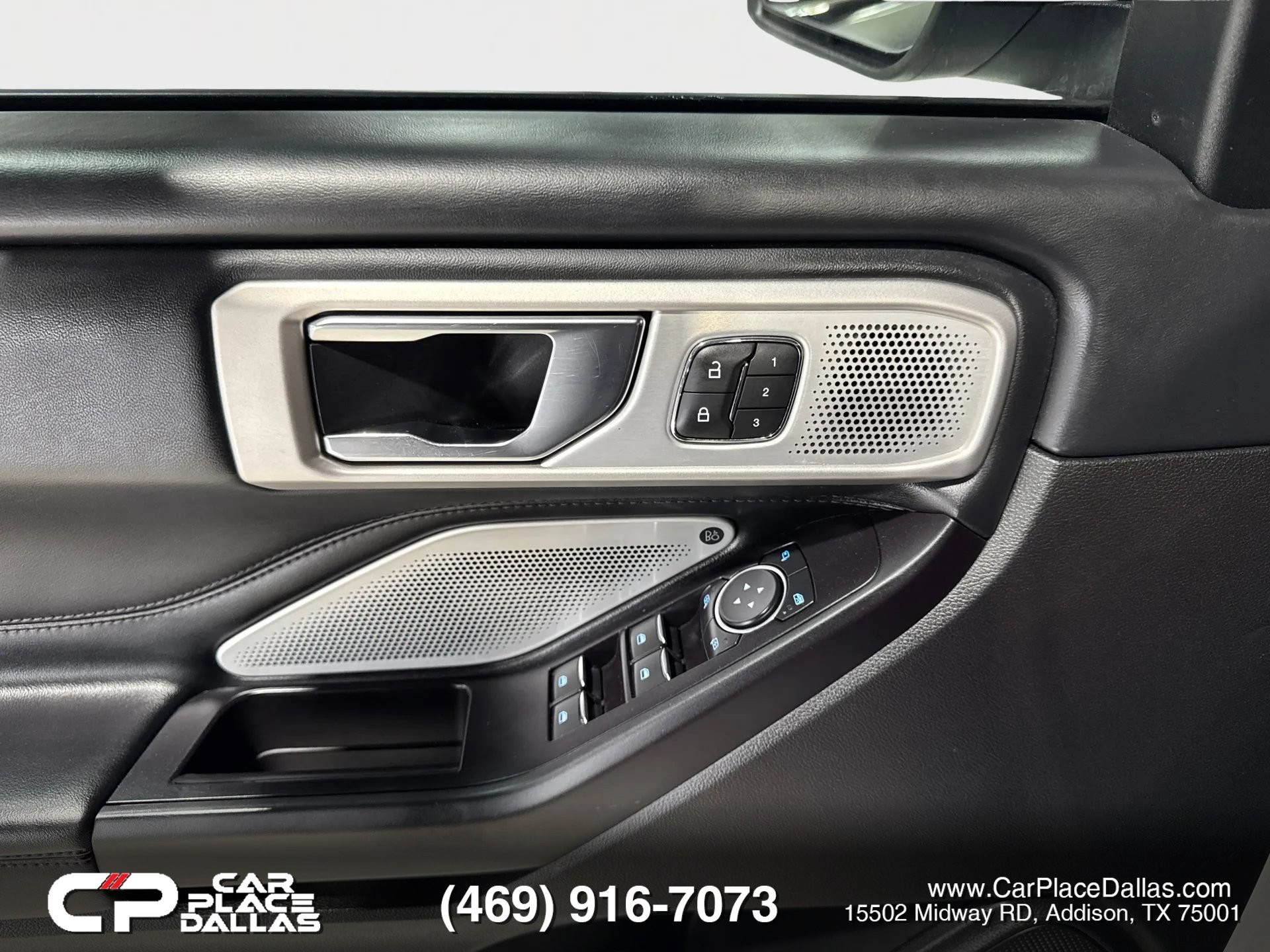 Used 2020 Ford Explorer Platinum w/ Premium Technology Package AWD/4WD image 12
