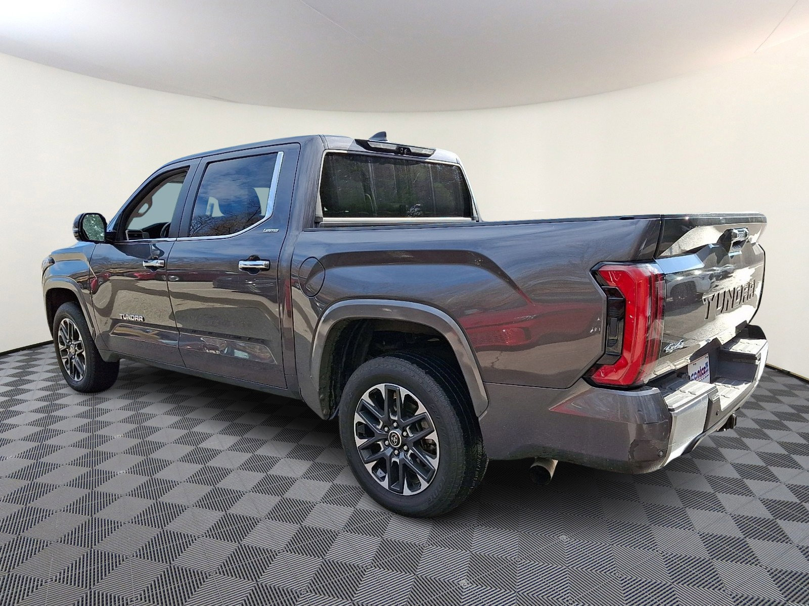 Used 2024 Toyota Tundra Limited image 4