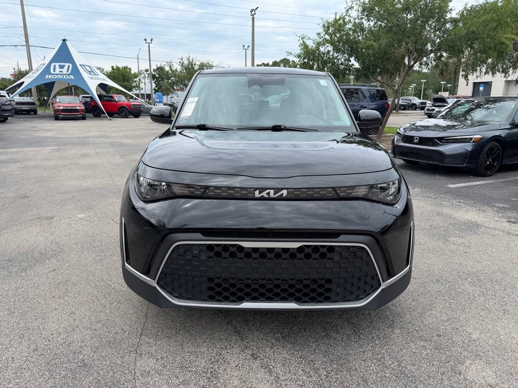 Used 2024 Kia Soul LX w/ Option Group 015 FWD image 2