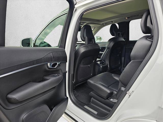 Used 2020 Volvo XC90 T6 Momentum w/ Protection Package Premier image 14