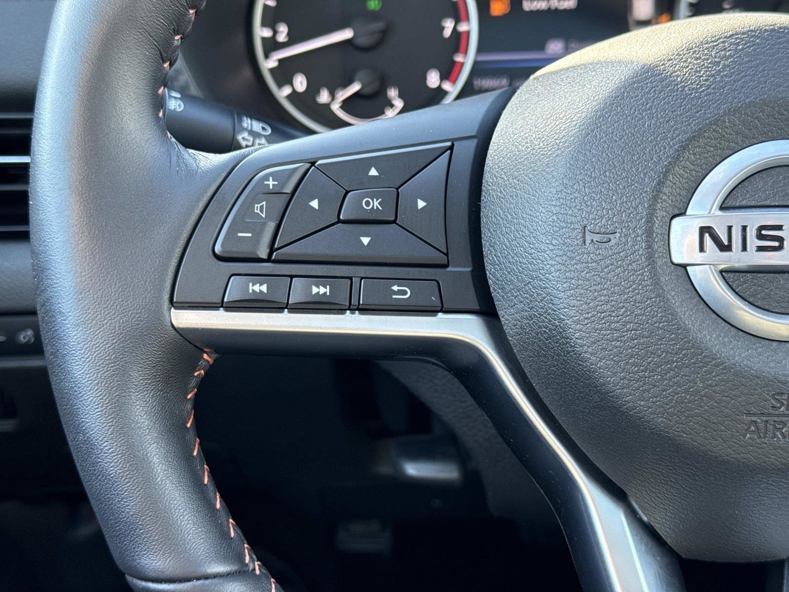 Used 2021 Nissan Sentra SR w/ SR Premium Package image 9