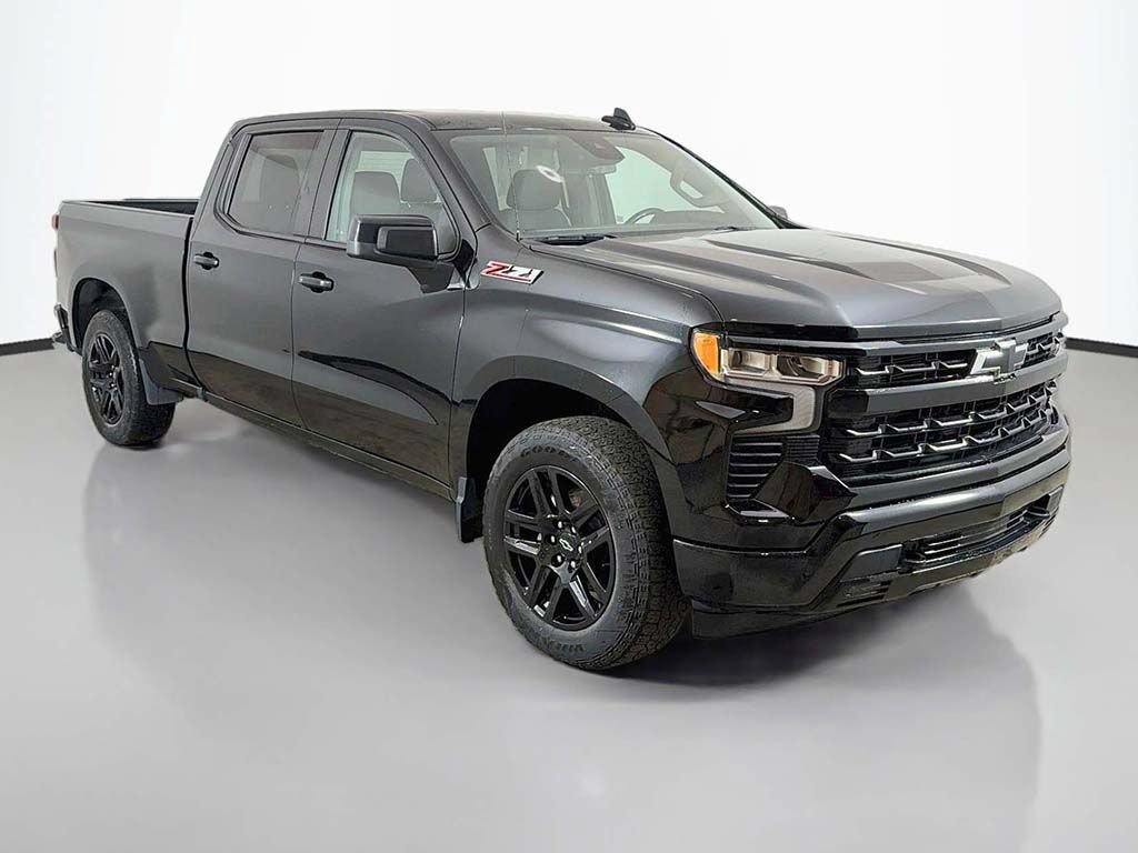 Used 2024 Chevrolet Silverado 1500 RST w/ Z71 Off-Road Package AWD/4WD image 2