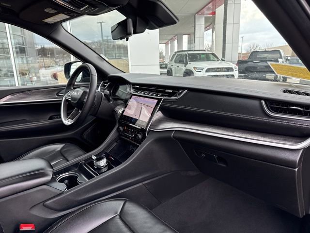 Used 2024 Jeep Grand Cherokee L Limited w/ Luxury Tech Group II image 37
