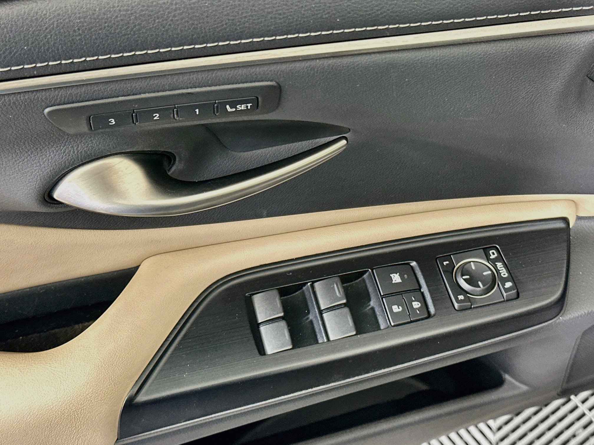 Used 2020 Lexus ES 350 w/ Premium Package FWD image 15