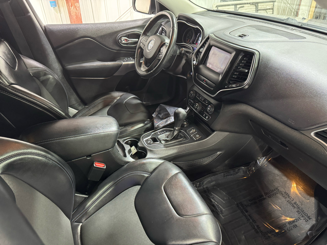 Used 2019 Jeep Cherokee Latitude Plus w/ Comfort/Convenience Group image 22