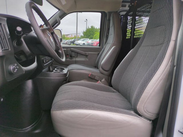 Used 2025 Chevrolet Express 2500 w/ Driver Convenience Package RWD image 7
