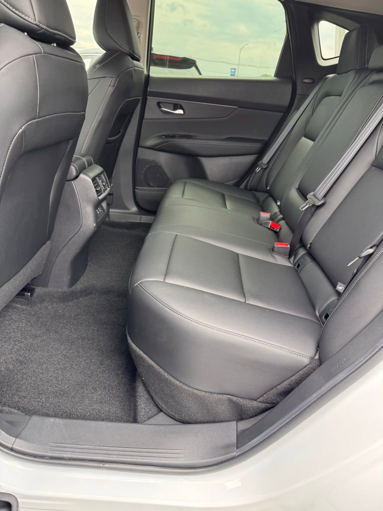 Used 2025 Nissan Murano SV AWD/4WD image 11