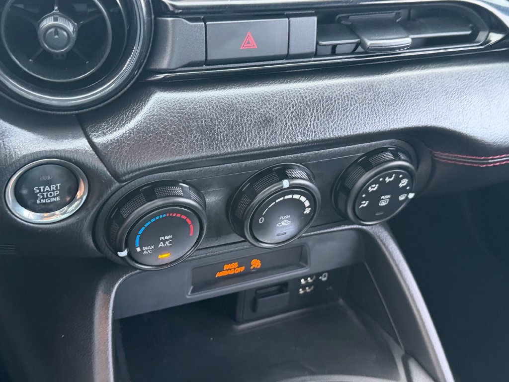 Used 2016 MAZDA MX-5 Miata Club RWD image 19