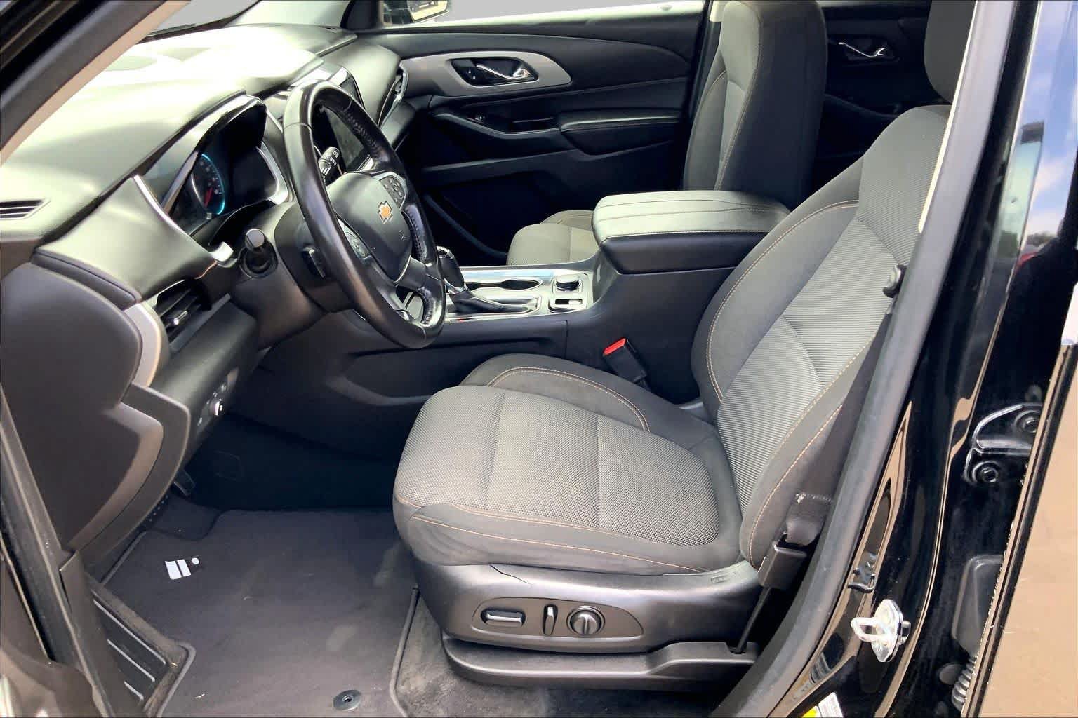 Used 2019 Chevrolet Traverse LT FWD image 8
