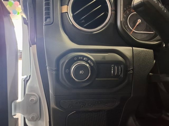 Used 2024 Jeep Wrangler Unlimited Sahara w/ Technology Group AWD/4WD image 18