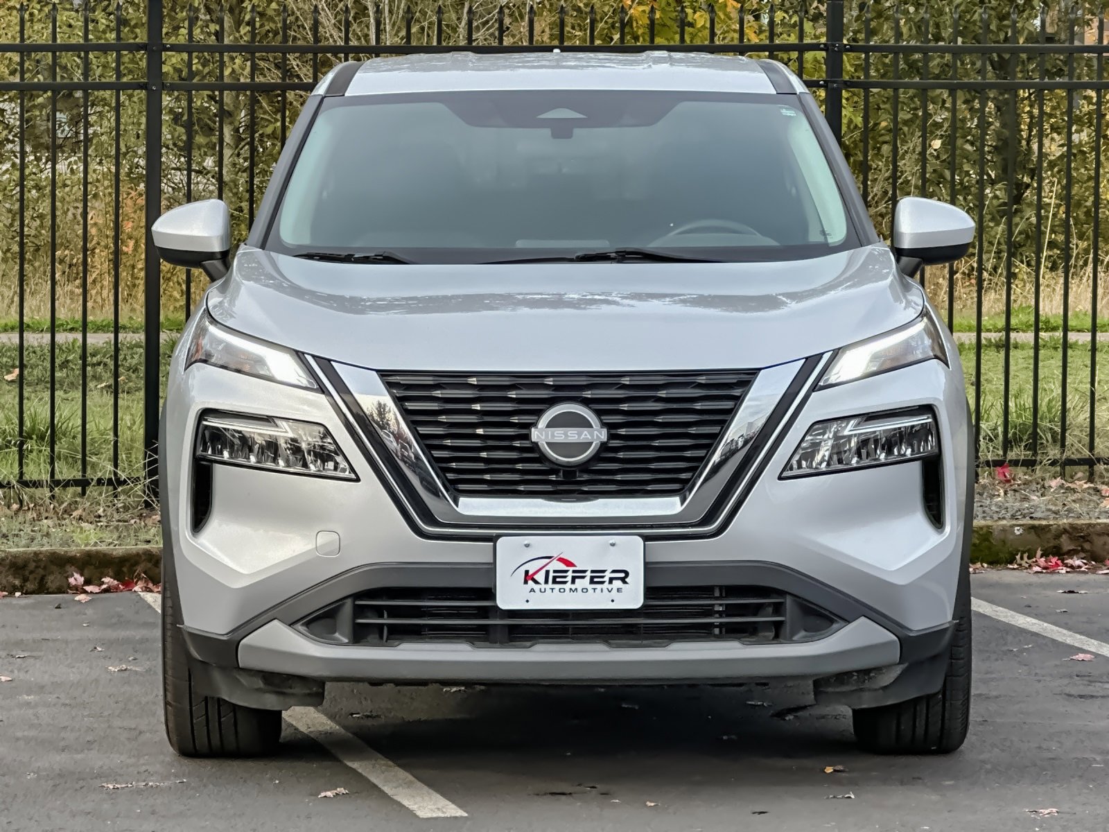 Used 2023 Nissan Rogue SV image 8