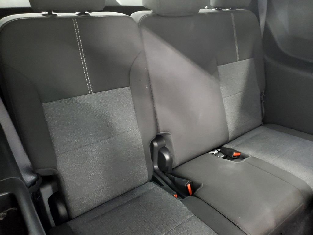 Used 2025 GMC Acadia Elevation image 21