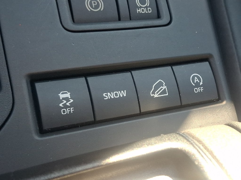 Used 2022 Toyota Highlander XLE AWD/4WD image 25