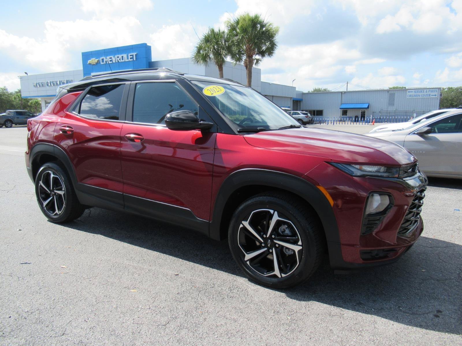 Used 2023 Chevrolet TrailBlazer RS w/ Sun and Liftgate Package FWD image 5