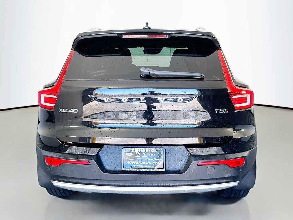 Used 2019 Volvo XC40 T5 Momentum image 6