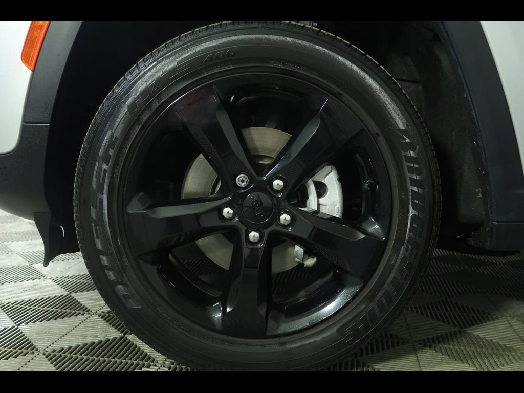 Used 2024 Jeep Grand Cherokee Altitude image 9