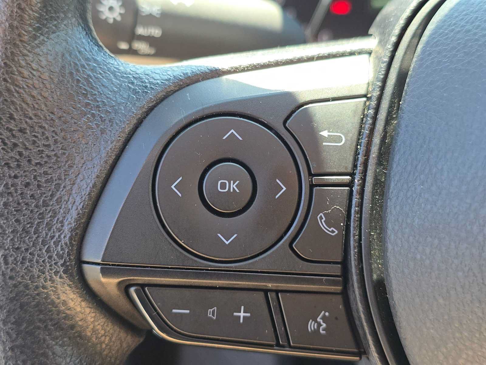 Certified 2025 Toyota RAV4 XLE FWD image 28