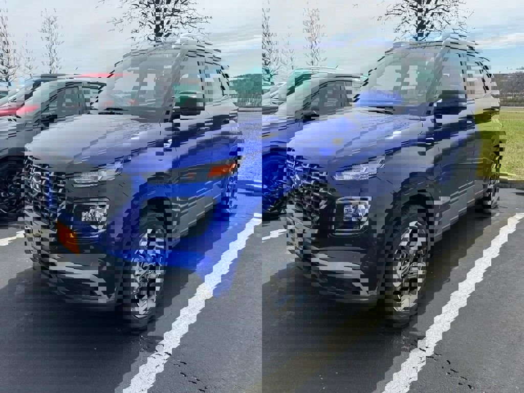 Certified 2025 Hyundai Venue Limited image 3