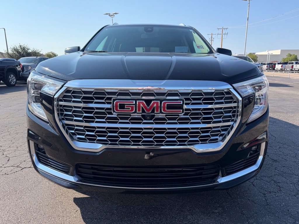 Used 2022 GMC Terrain Denali w/ Black Diamond Edition AWD/4WD image 8