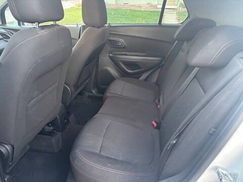 Used 2017 Chevrolet Trax LT FWD image 5