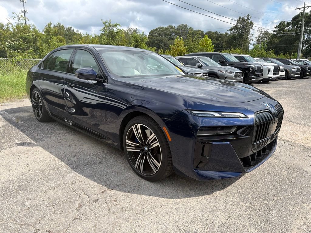 Used 2026 BMW 750e xDrive AWD/4WD image 3