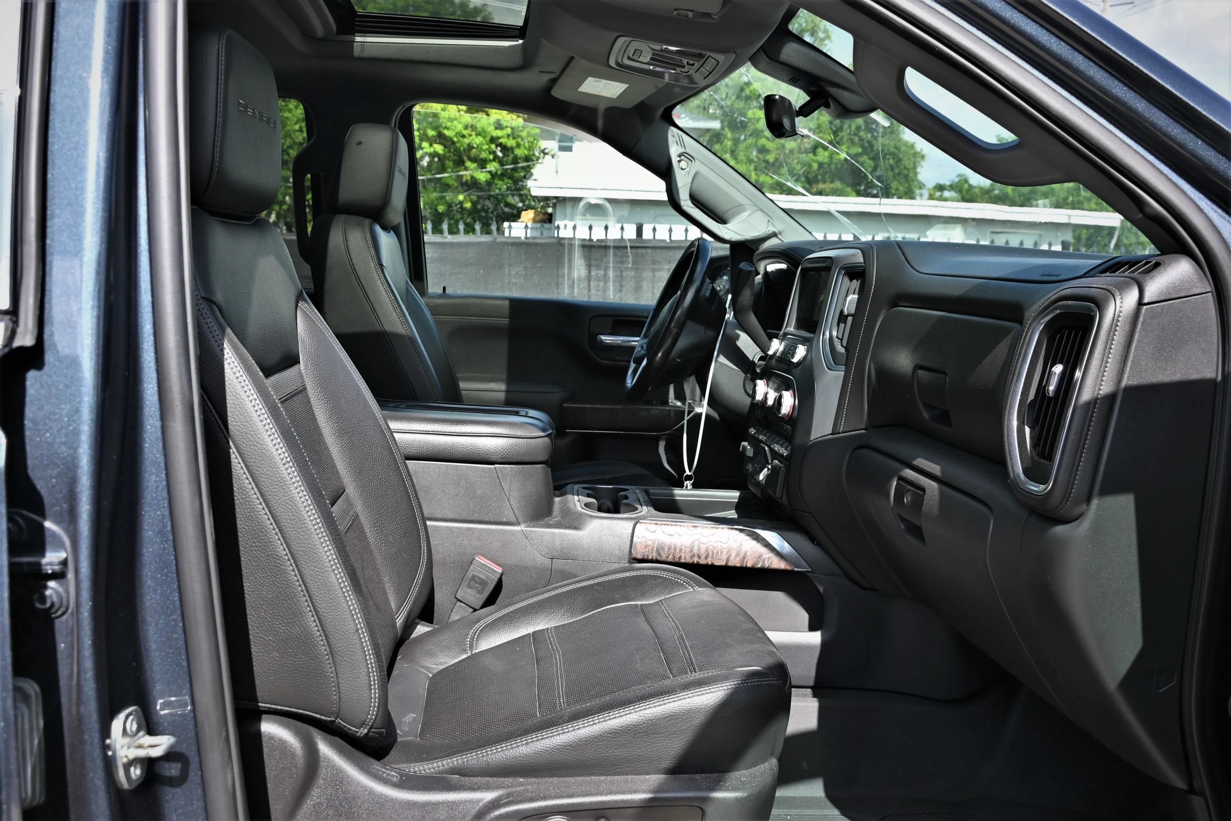 Used 2020 GMC Sierra 1500 Denali w/ Denali Ultimate Package AWD/4WD image 13