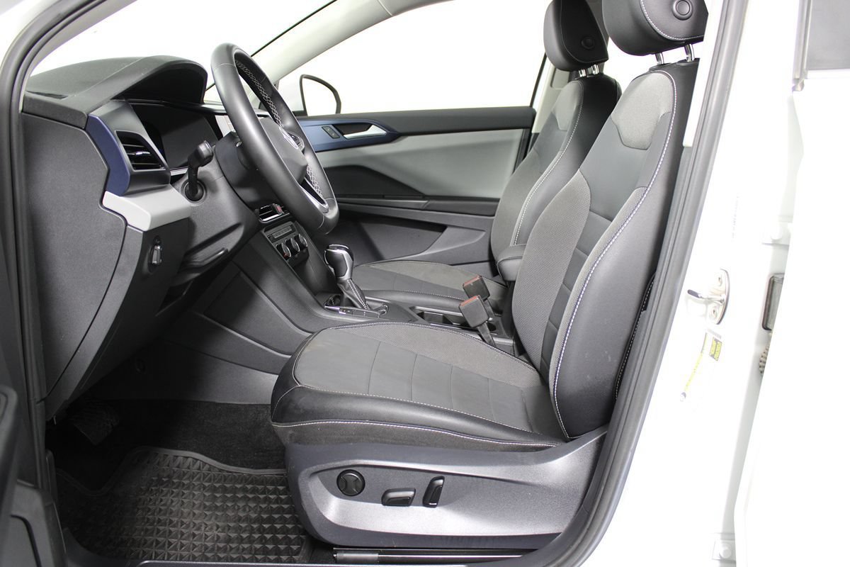 Used 2022 Volkswagen Taos SE FWD image 12